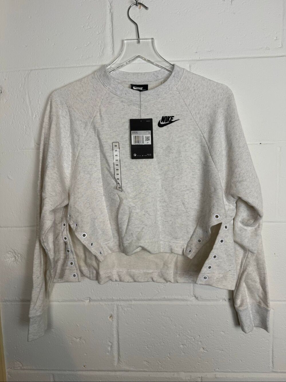 Nike Sportswear Women’s XS Essential Fleece Tie Crew Sweatshirt Gray NWT Cropped